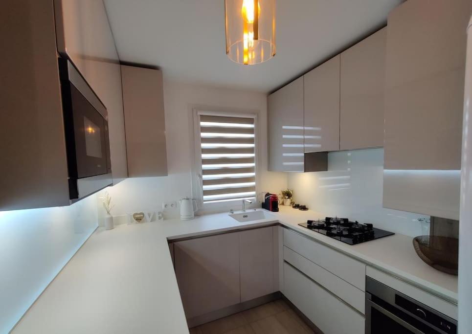 Апартаменти App 5 Pers, Parking, 3Mn Rer A, 40 Mn Du Centre De Paris, Cergy Le Haut Екстер'єр фото