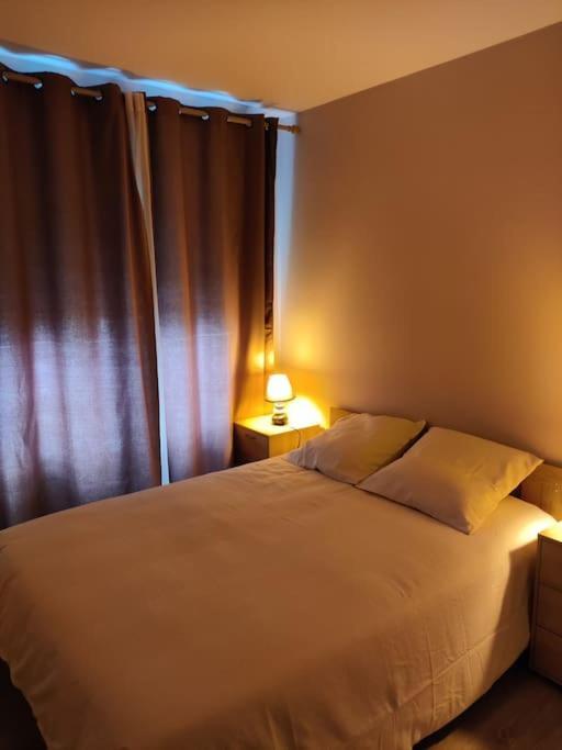 Апартаменти App 5 Pers, Parking, 3Mn Rer A, 40 Mn Du Centre De Paris, Cergy Le Haut Екстер'єр фото