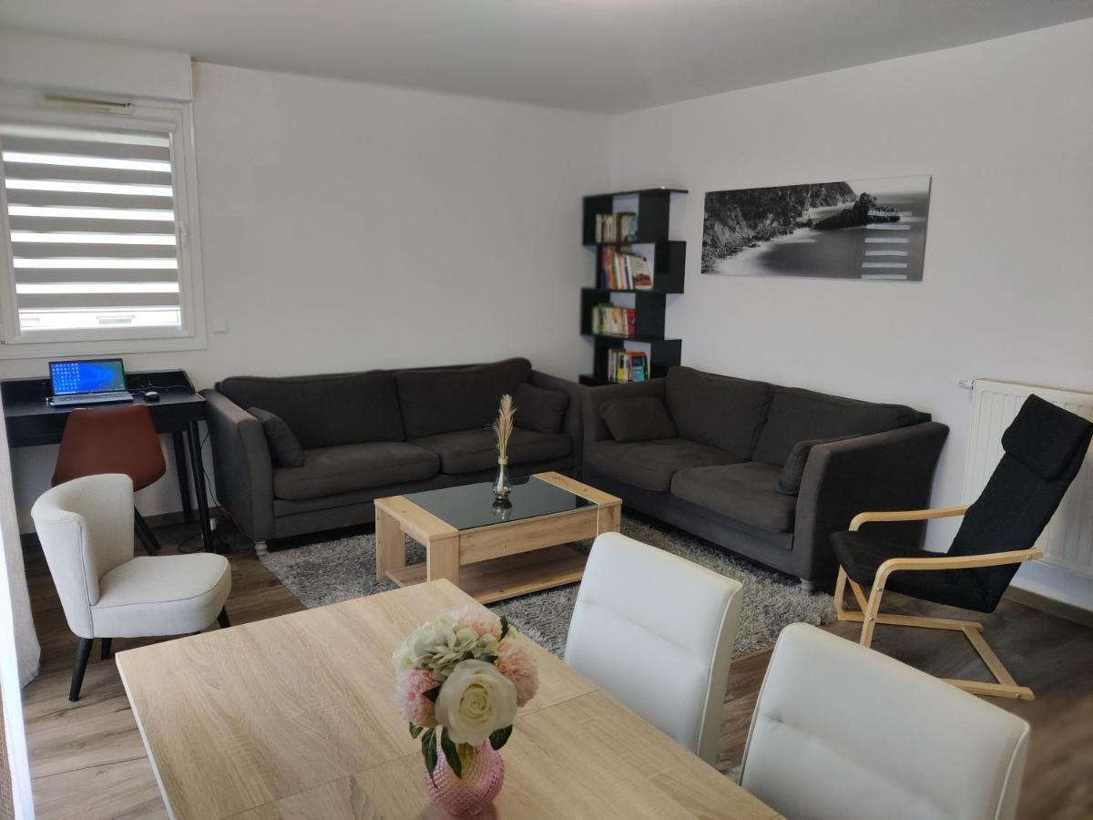 Апартаменти App 5 Pers, Parking, 3Mn Rer A, 40 Mn Du Centre De Paris, Cergy Le Haut Екстер'єр фото